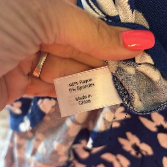 NWT Lane Bryant Floral Sleeveless top blue white flowy very stretch plus 18/20 - Picture 8 of 9